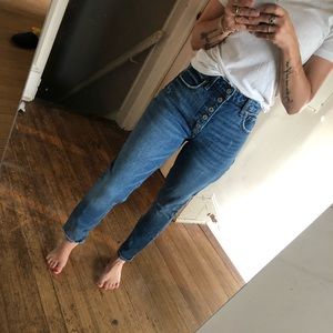 Skinny high rise w/ exposed buttons